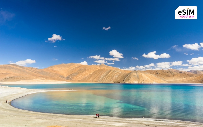 Hồ Pangong Tso (Ladakh) – Sắc xanh thay đổi theo thời gian
